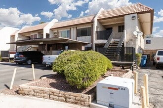 Building Photo - 2 Bed / 2 Bath Near UNLV – Upstairs Unit