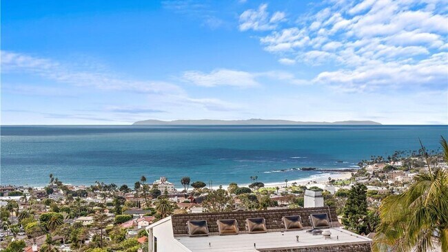 Building Photo - 1060 Skyline Dr