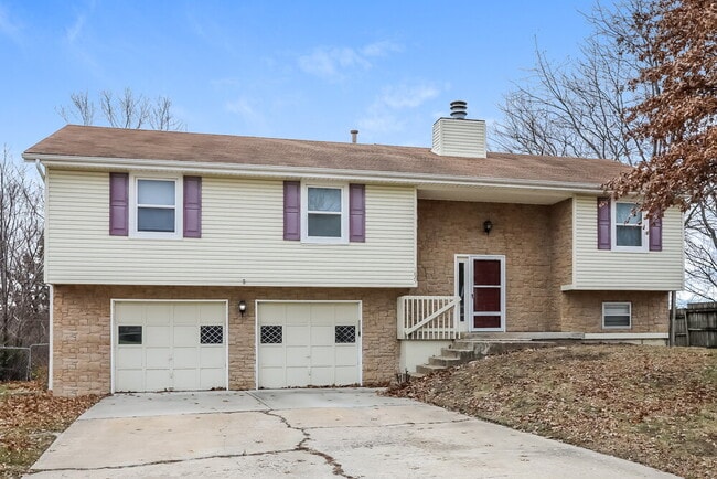 Building Photo - 1825 W Ferrel Dr