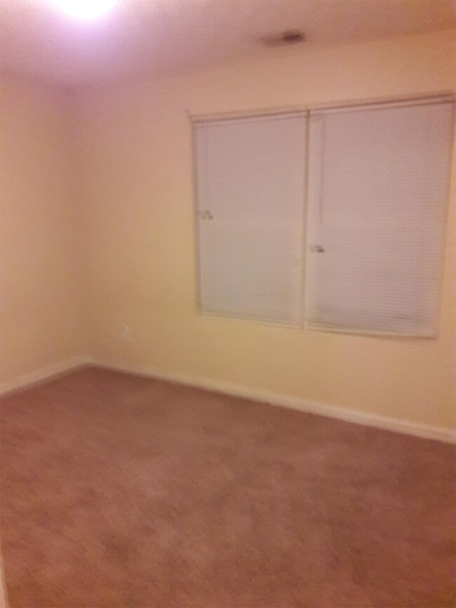 Building Photo - 11102 Waldrop Pl