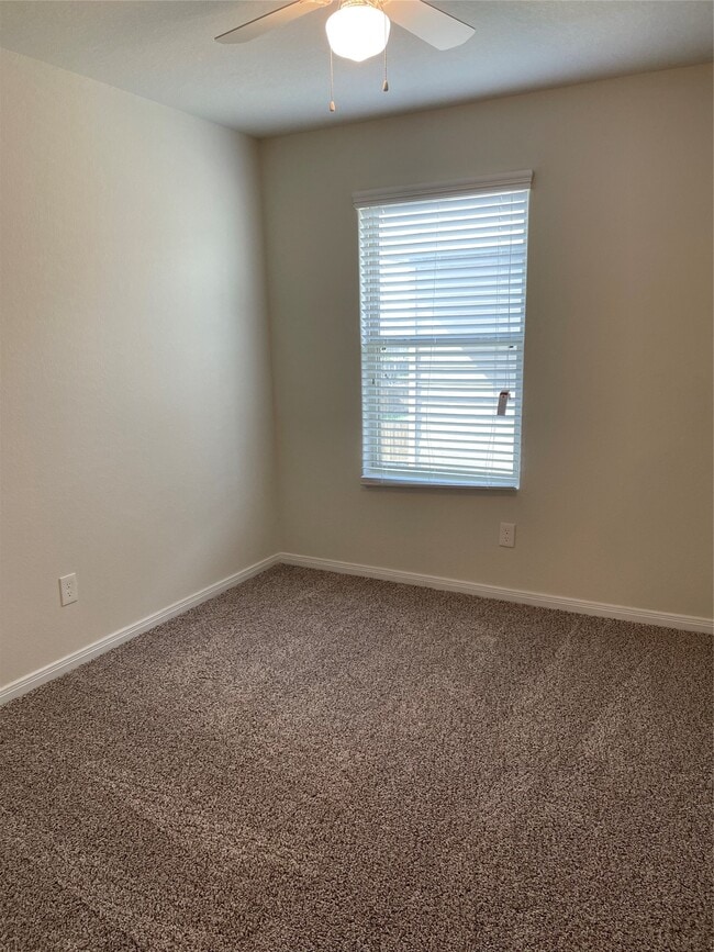 Building Photo - 2522 Bedrock Ln