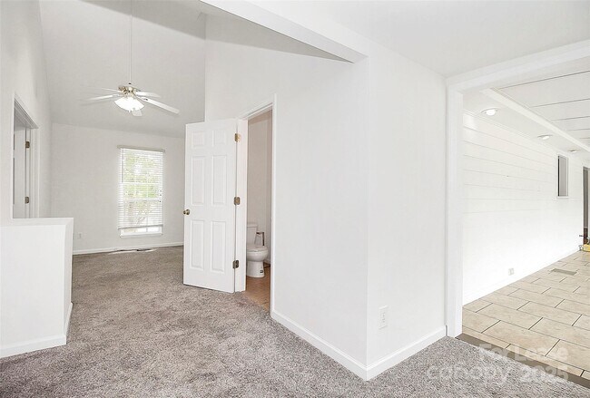 Building Photo - 155 Sunfish Dr