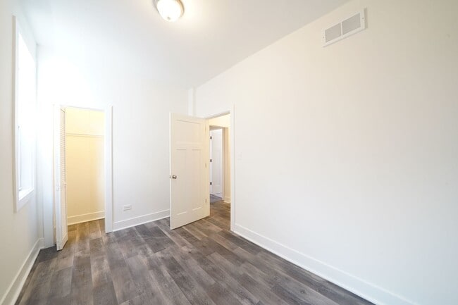 Building Photo - 1041 W Taylor St