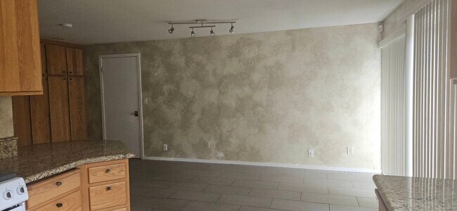 Building Photo - 16248 NE 29th St