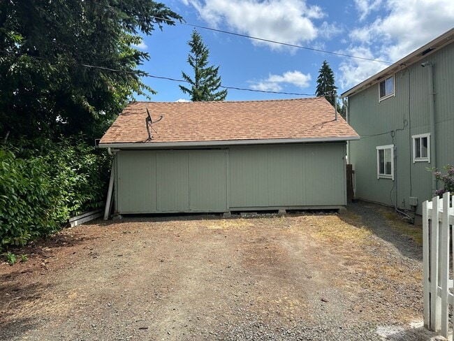 Building Photo - Charming 3 bed 1 bath house in a great a n...