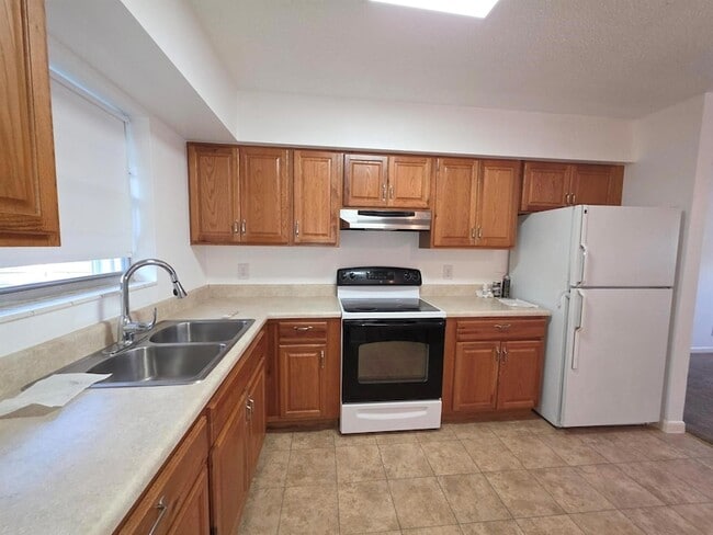 Building Photo - 231 Hibiscus St