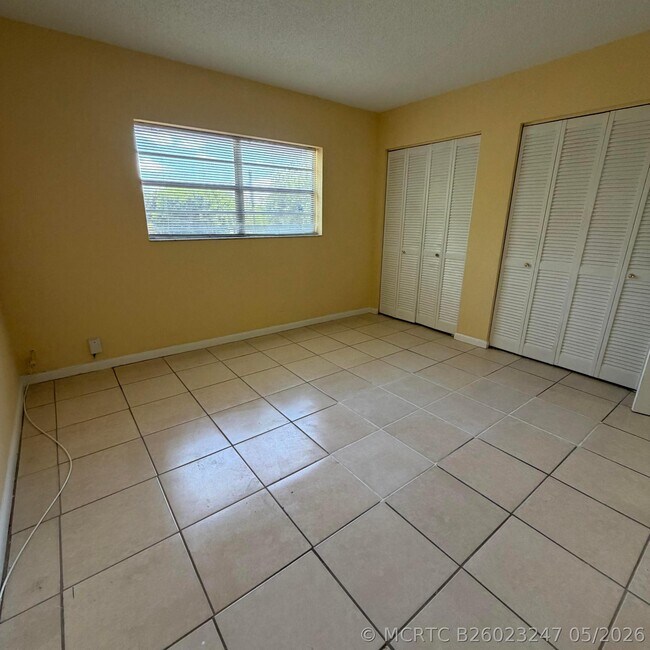 Building Photo - 4700 NW 9th Ct