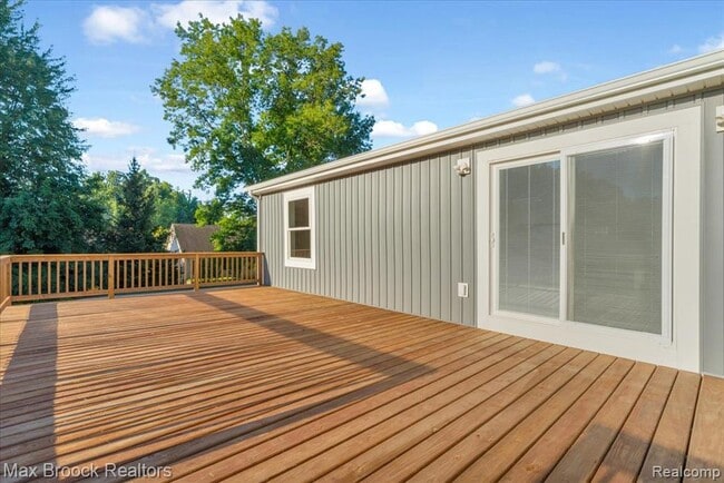 Building Photo - 1654 Giddings Rd