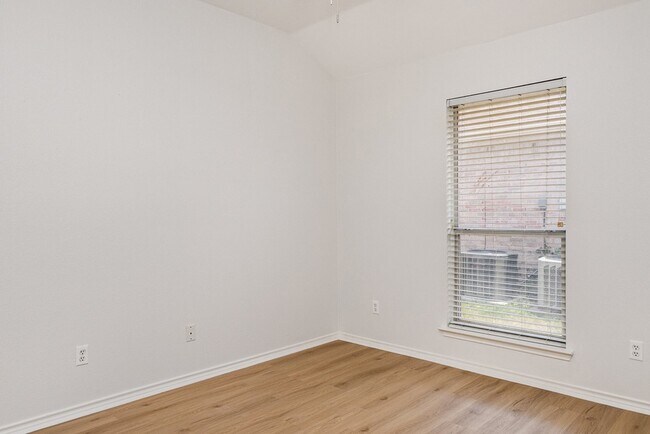 Building Photo - 745 Amhurst Ct