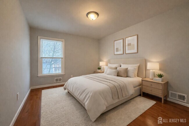 Building Photo - 6 Allison Dr