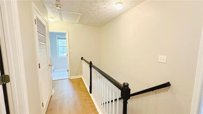 Building Photo - 2321 Clipper Ln