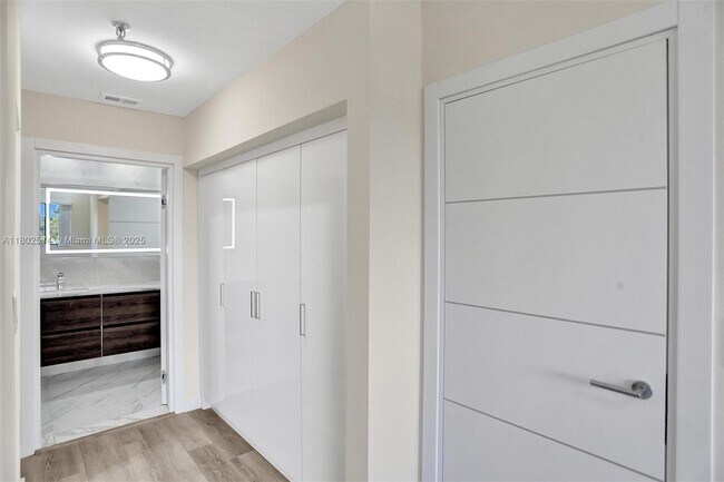 Building Photo - 8816 Collins Ave