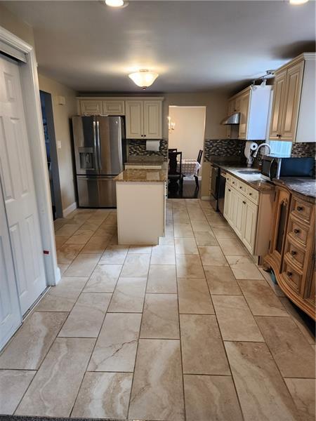 Building Photo - 1376 Pheasant Cir