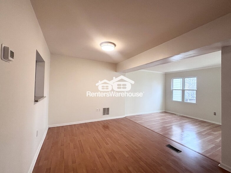 Building Photo - 2861 Schoolhouse Cir