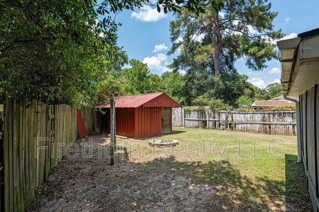 Building Photo - 2528 Luz Dr