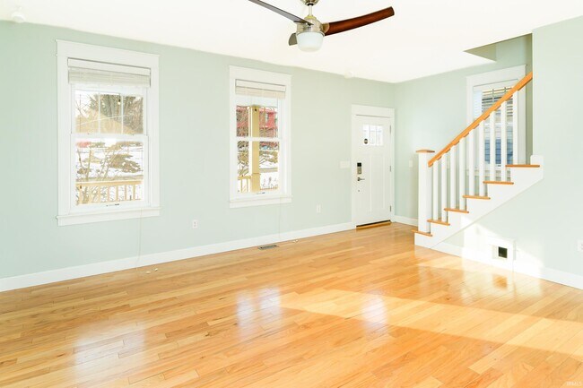 Building Photo - 819 S Morton St