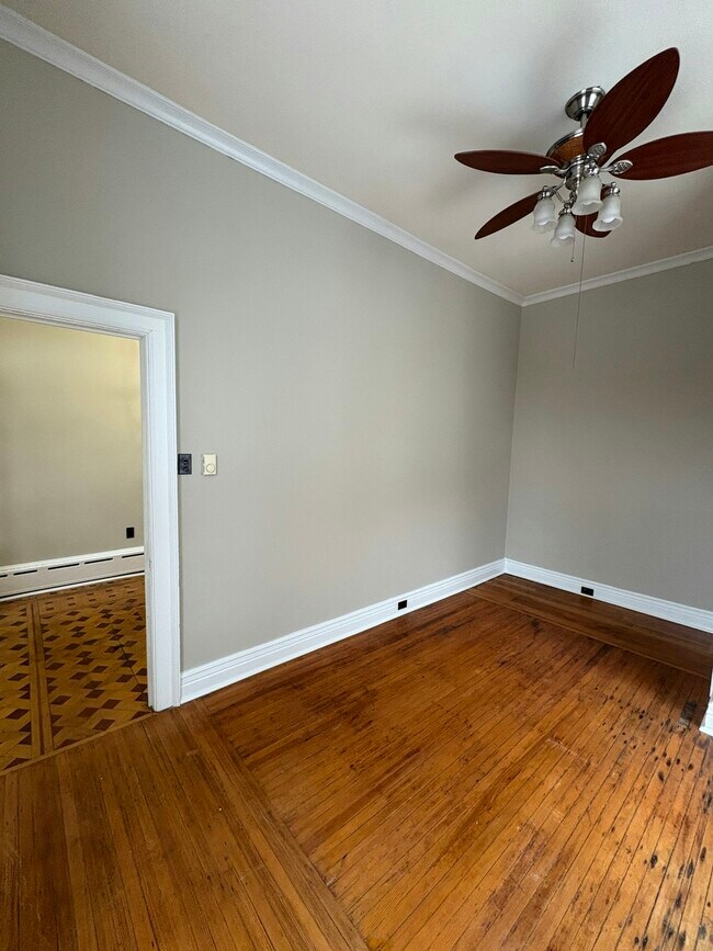 Building Photo - 509 Monroe Ave