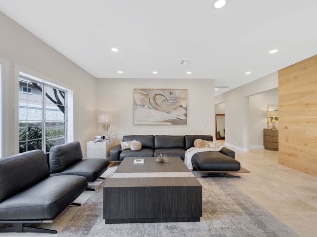 Building Photo - 5 Kings Heath