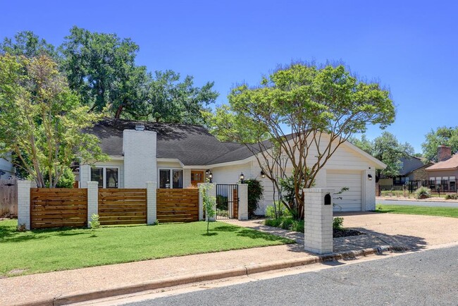 Building Photo - 5609 Courtyard Cove