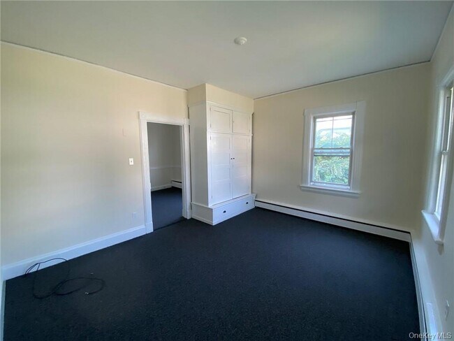 Building Photo - 12 Alden Pl