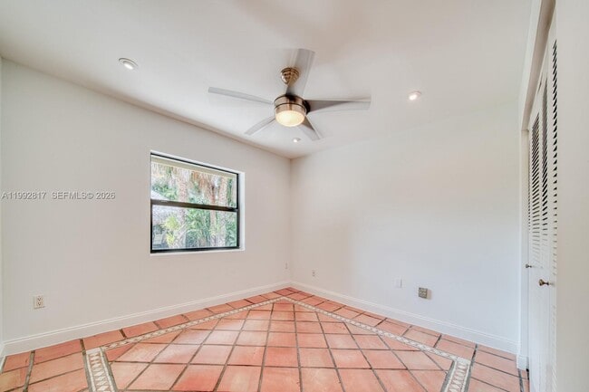 Building Photo - 7320 SW 100th Ct