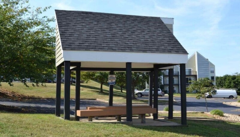 Building Photo - 1360 Hunters Rd