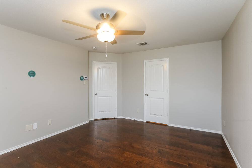 Building Photo - 2116 Meadow View Dr