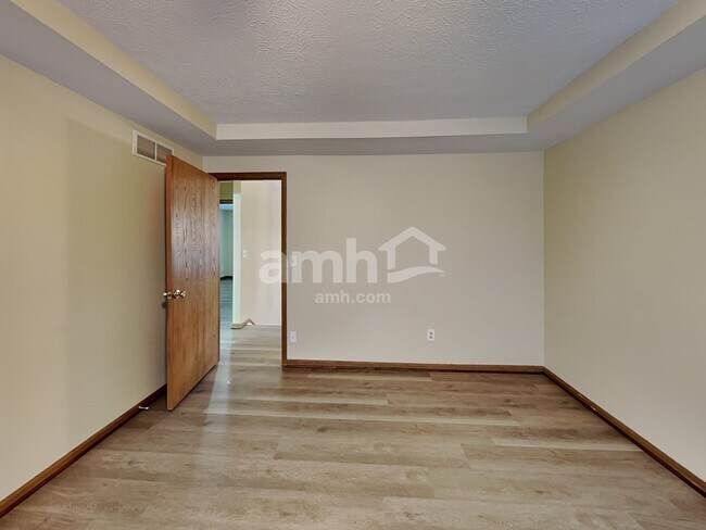 Building Photo - 1209 Nottingham Rd