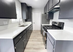 Building Photo - 1316 N Fairfax Ave