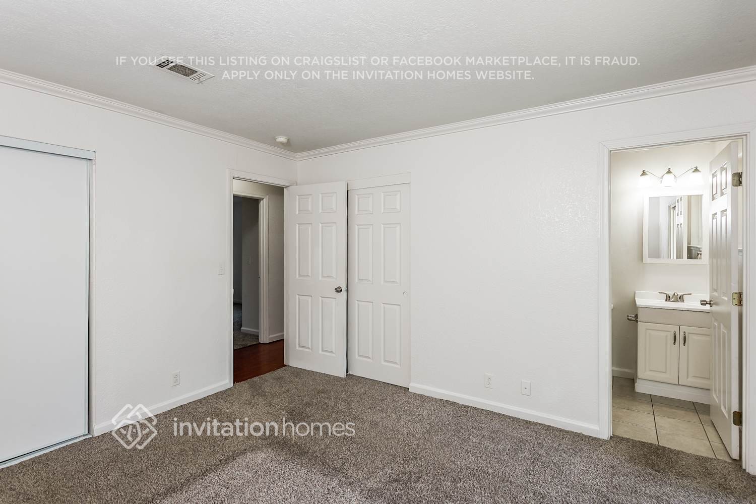 Building Photo - 413 Royal Oaks Dr