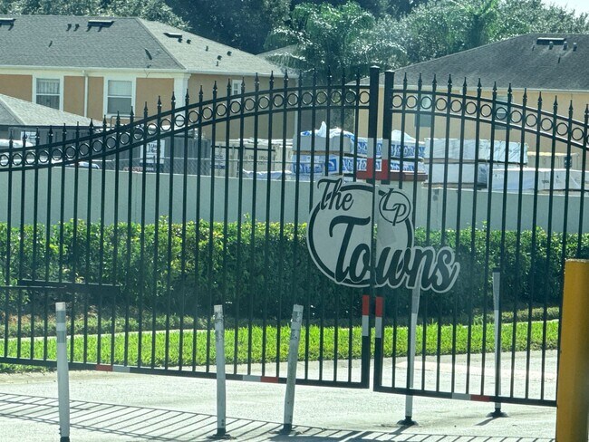 Building Photo - 807 Chelsea Dr