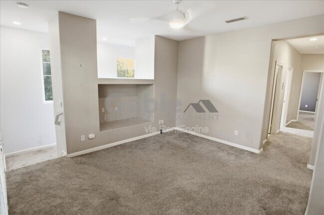 Building Photo - 26925 Carmelita Dr