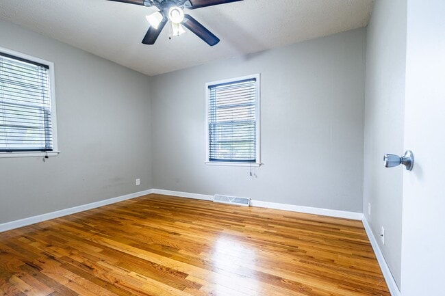 Building Photo - Charming 2BD/1BA House!!!!