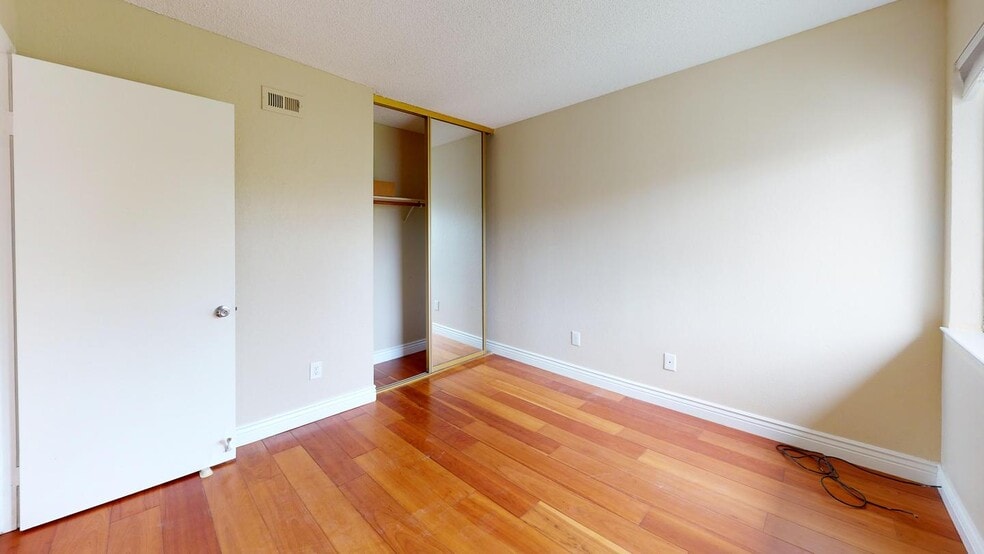 Building Photo - 583 Seahorse Ln