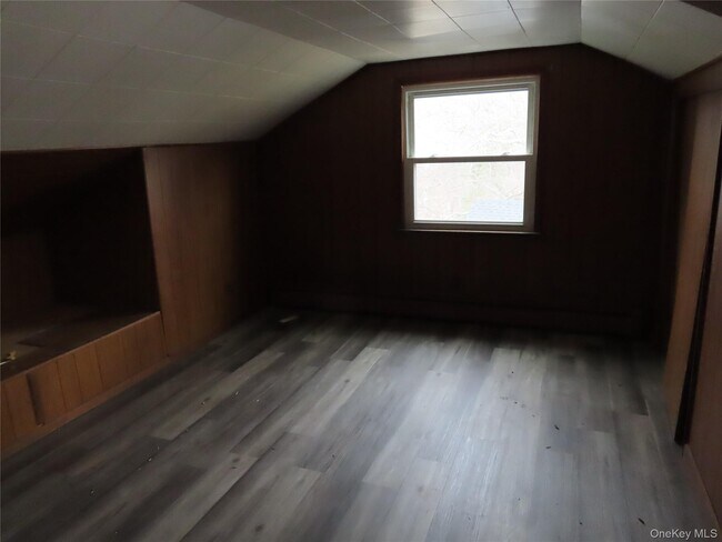 Building Photo - 3 Birch St