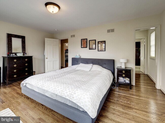 Building Photo - 2242 46th St NW