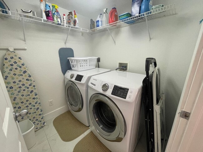 Building Photo - 28940 Bermuda Pointe Cir