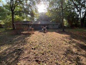 Building Photo - 131 Estates Ct