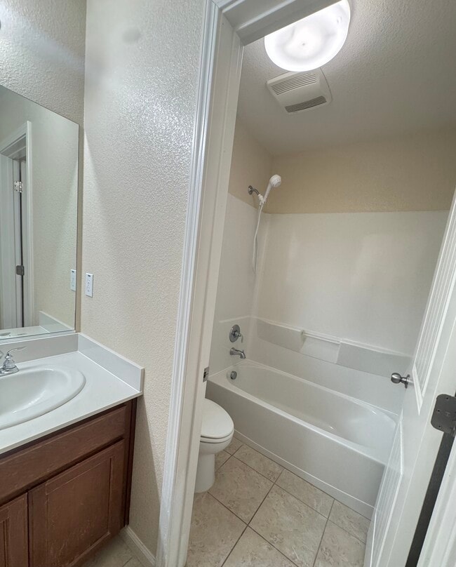 Building Photo - 2581 Tampico Dr