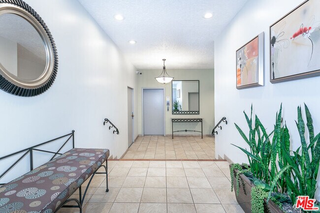 Building Photo - 1950 S Beverly Glen Blvd