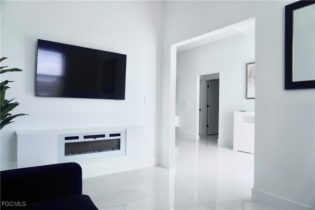 Building Photo - 2608 25th St W