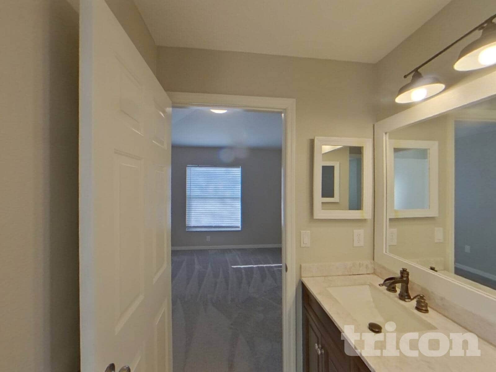 Building Photo - 9405 Sayre St