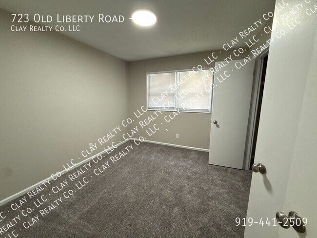 Building Photo - 723 Old Liberty Rd