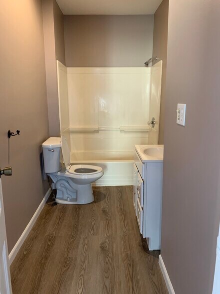 Bathroom - 110 Capital St