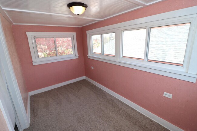 Building Photo - 120 S Court St