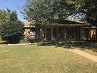Building Photo - STELLAR HOME IN CROSS CREEK!
