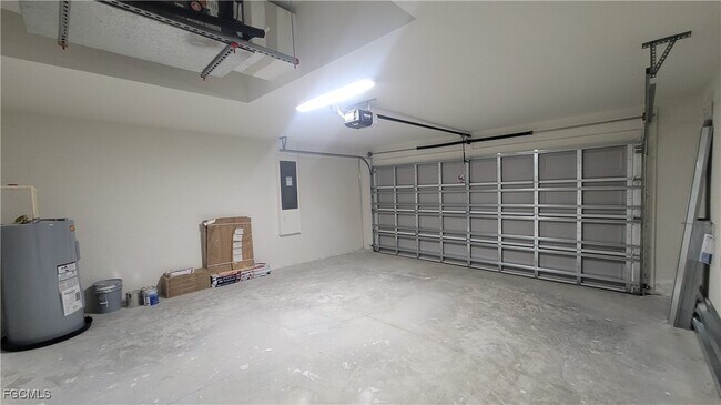 Building Photo - 4016 NE 12th Ct