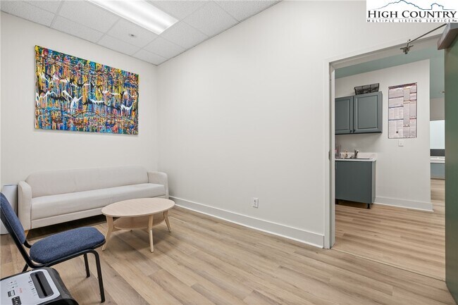 Building Photo - 610 State Farm Rd