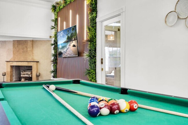 Building Photo - 19720 NE 26th Ave