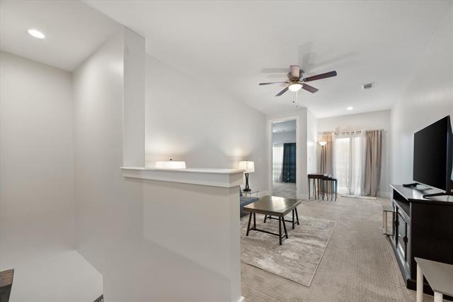 Building Photo - 9467 Timberleaf Dr